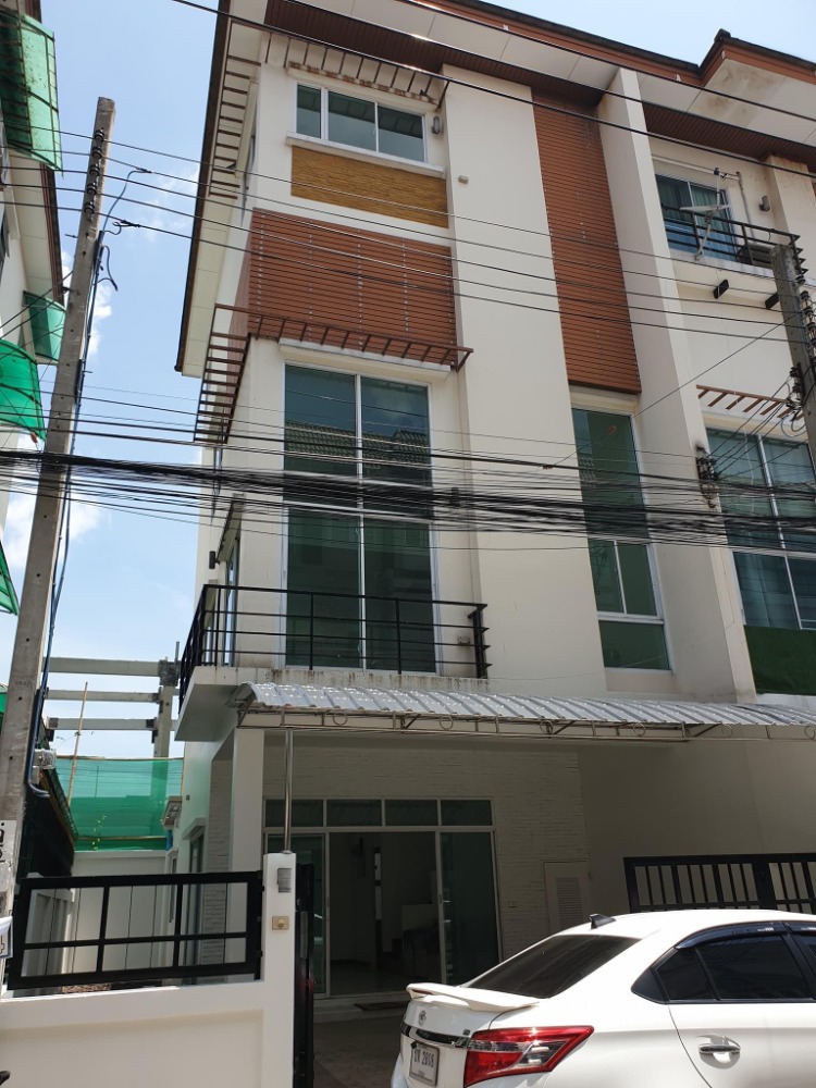 For SaleTownhouseChokchai 4, Ladprao 71, Ladprao 48, : Townhome Lat Phrao Wang Hin 78 / 3 Bedrooms (SALE) MEAW384