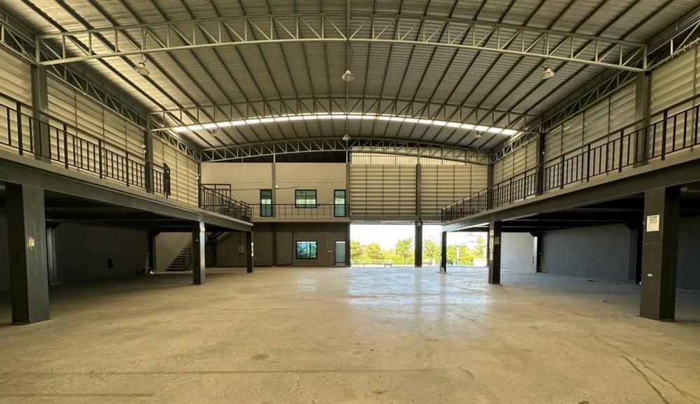 For RentWarehouseBangna, Bearing, Lasalle : Warehouse for rent, location: Soi King Kong, Prime Estate Project, location Bangna, Samut Prakan. 1950-2000 sq m.