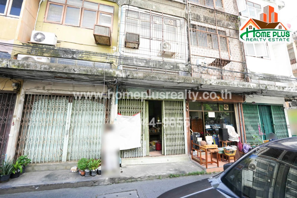 For SaleTownhouseSilom, Saladaeng, Bangrak : Commercial building, 4 and a half floors, Soi Pramote, near Wat Khaek Market.