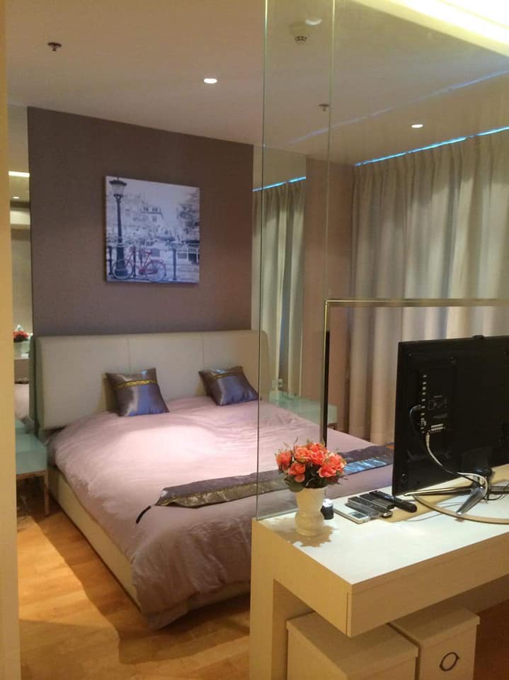 For RentCondoRatchathewi,Phayathai : Villa Rachatewi【𝐑𝐄𝐍𝐓】🔥 Large room, decorating the hotel very modern, high floor, near ARL / BTS Phayathai Ready to move in 🔥 Contact Line ID: @hacondo