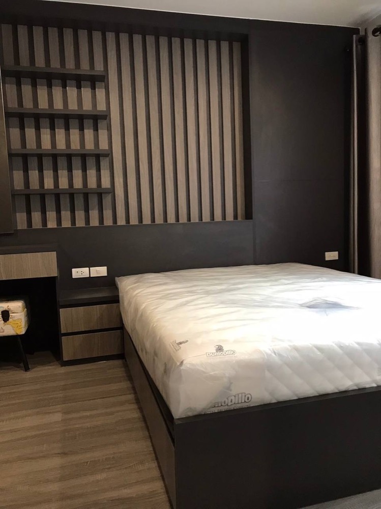 For RentCondoSiam Paragon ,Chulalongkorn,Samyan : Ideo Chula - Samyan【𝐑𝐄𝐍𝐓】🔥Modern room, simple decoration, brown tone, complete furniture, complete common area, city center view, near MRT Samyan, ready to move in!🔥Contact Line ID: @hacondo