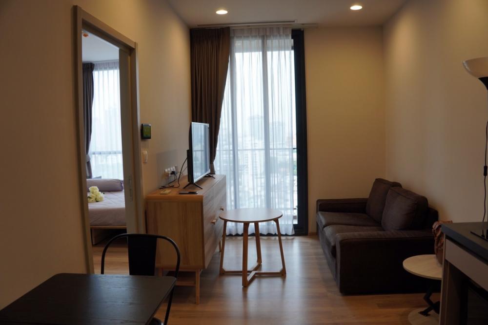 ให้เช่าคอนโดสุขุมวิท อโศก ทองหล่อ : For rent Oka Haus condominium, Sukhumvit 36, near BTS Thonglor, complete furniture and appliances, ready to move in Feb 2024