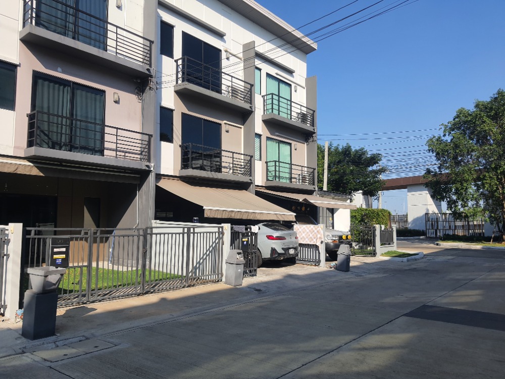 For RentTownhouseNawamin, Ramindra : For Rent Baan Klang Muang Ramintra - Watcharapol (Townhome) near Ramindra At Narong Expressway