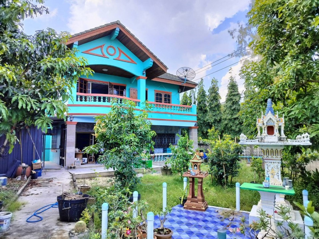 For SaleHousePathum Thani,Rangsit, Thammasat : Single house for sale, Khlong 7, area 500 sq m., 145.5 sq.wah., near the main road, has a good garden, good condition