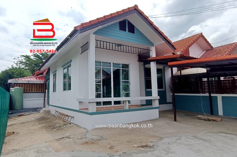 For SaleHousePathum Thani,Rangsit, Thammasat : Semi-detached house, Pinruthai Village, Khlong 7, area 43.5 sq m., Khlong 7 Road, Nong Suea District, Pathum Thani Province.