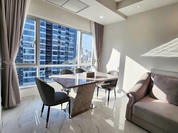 For RentCondoNana, North Nana,Sukhumvit13, Soi Nana : 🔥🔥✨🏢SUPER LUXURY, luxurious, very beautifully decorated room!!!! Beautiful view, fully furnished!!!!✨🔥🔥 🎯For rent🎯Trendy Condominium ✅2Bed2✅ 74 sqm. 15th floor (#BTS📌)🔥✨LINE:miragecondo ✅Fully Furnished