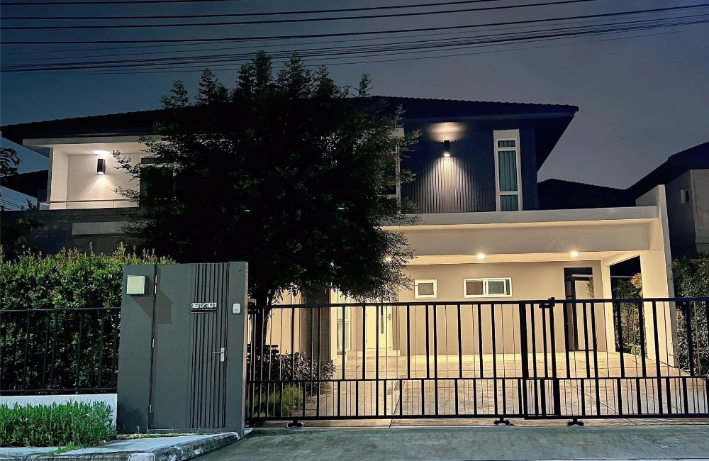 For SaleHouseLadkrabang, Suwannaphum Airport : ◣ Prime Location ◥ 2-Story Detached House, 113.00 sq.w. | 4 Bedrooms | Near Gemopolis Outlet 2 mins, Chularat 9 Airport Hospital 7 mins