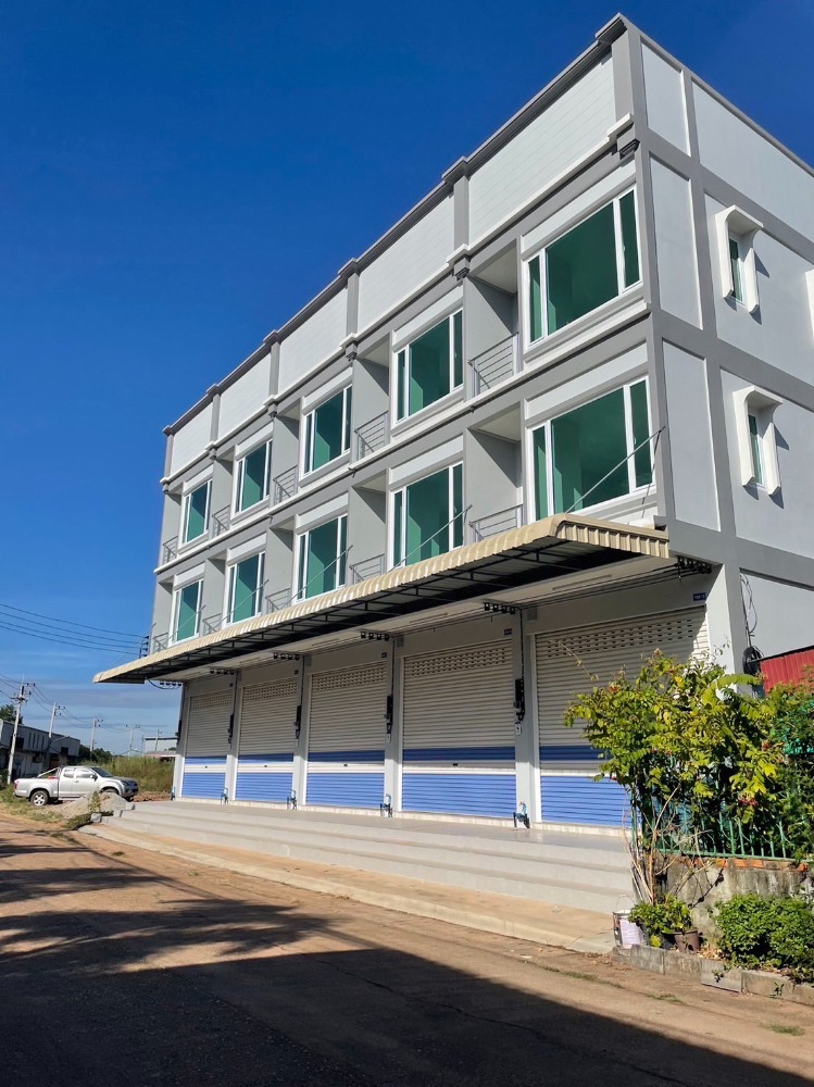 For SaleShophouseNakhon Phanom : 3-story shophouse for sale in Nakhon Phanom city center, near Tesco lotus.