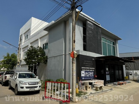 For SaleFactoryPattaya, Bangsaen, Chonburi : Phan Thong building for sale, 3 floors Area 105 sq m. Parking for 15 cars In Amata Nakorn City Chonburi Industrial Estate, Phan Thong, Chonburi