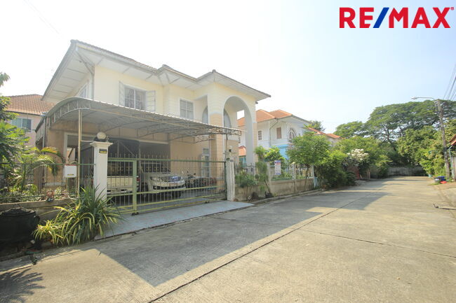 For SaleHouseNonthaburi, Bang Yai, Bangbuathong : Single house, Lalin in the Park, Ratchaphruek, Rattanathibet, Wat Sao Thong Hin, house ready to move in, furniture, air conditioning, beginning of the project, house in good condition, 56 sq m.