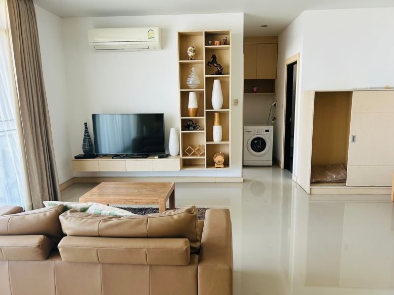 For RentCondoSriracha Laem Chabang Ban Bueng : Suntara Residence, Sriracha Condo for rent, large room, near Sukhumvit.