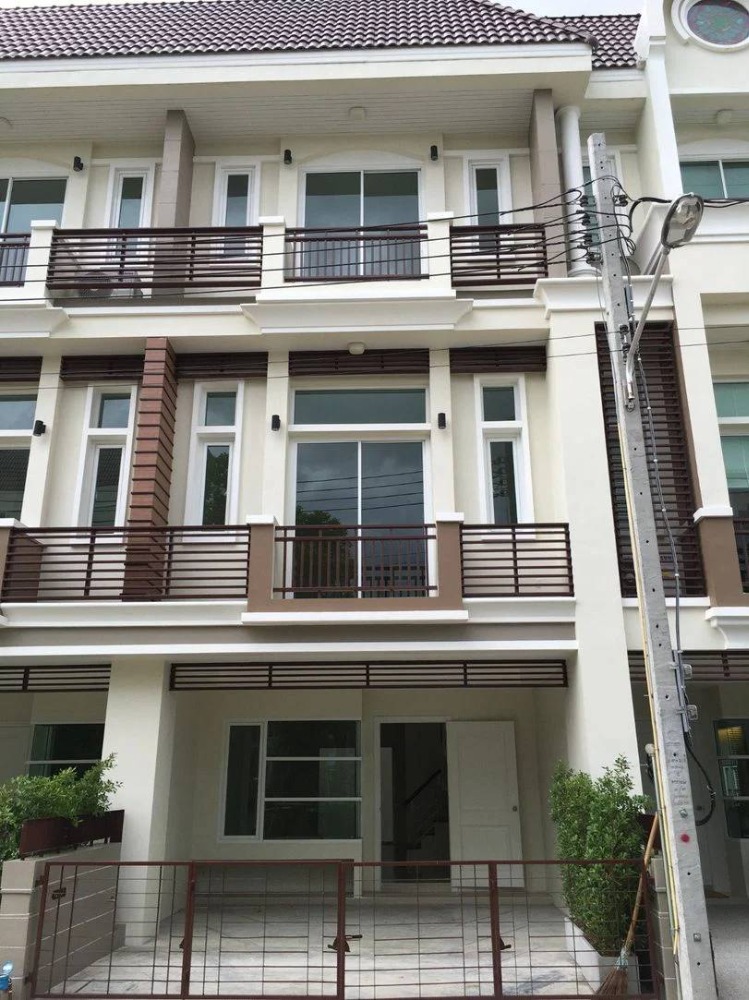 For RentTownhouseKaset Nawamin,Ladplakao : ⚡ For rent, 3-story townhome, Premium Place Ekamai - Ramintra, Sukonthasawat Road, size 20 sq m. ⚡