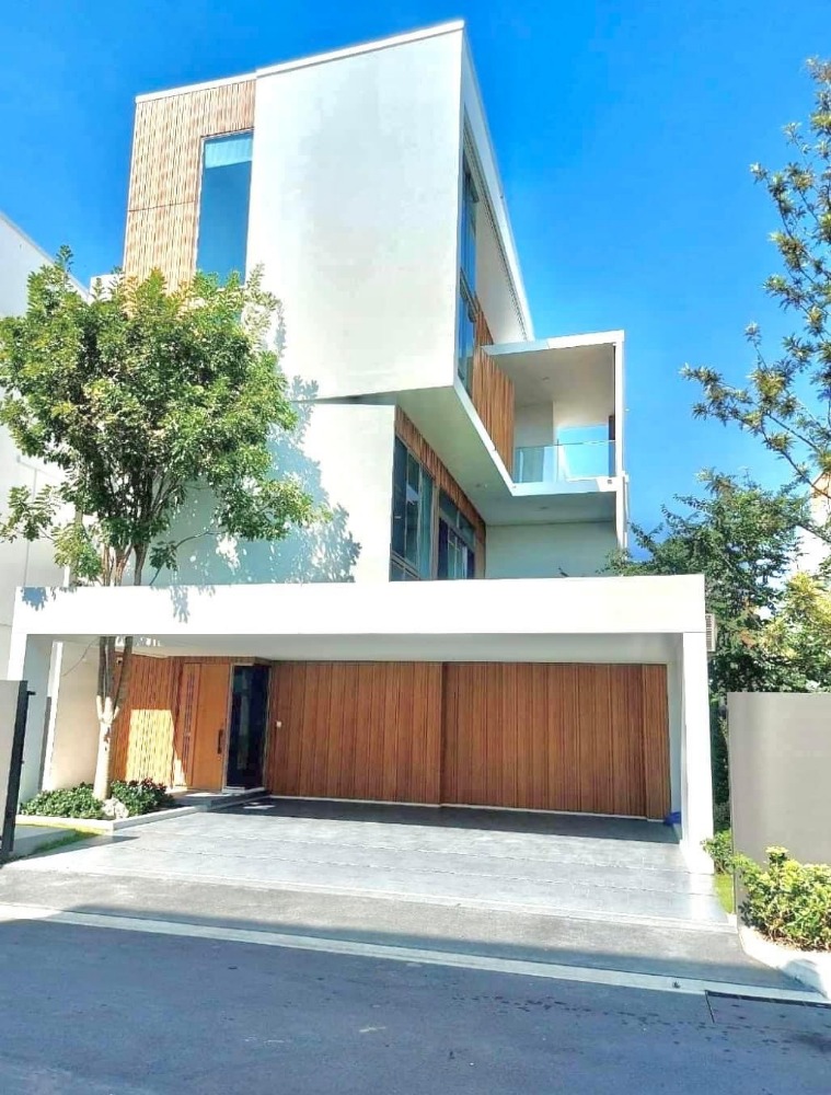 For RentHousePattanakan, Srinakarin : ♦ Modern Japanese ♦ Single house 3 storey 3 beds | 77.00 sq.w. 324.00 sq.m. | near Unico Grande Golf Course 1 mins, Wellington College International School 2 mins, Bangkok Green Market 6 mins