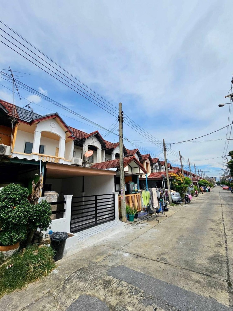 For SaleTownhouseNawamin, Ramindra : 2-story townhouse for sale, Arunthon Village, Sukhapiban 5, Soi 45, at the beginning of the project, Watcharaphon, Or Ngoen, Bang Khen, Sai Mai, Chatuchot, Thepharak, Phahonyothin, Ramindra, Sai Mai Police Station, Wongsakorn Market, Don Mueang Airport. C