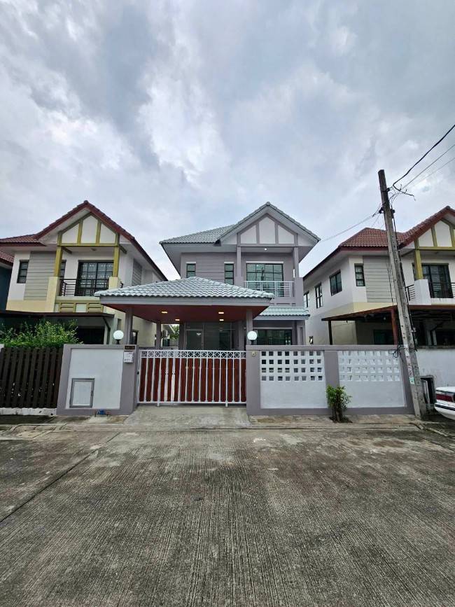 For SaleHouseNawamin, Ramindra : 2-story detached house for sale, Sirimanee Village, Hathairat 39, Wat Paen Thong, Panya Inthra, along Khlong Song, Safari World, Chatuchot Expressway, Khlong Sam Wa, Phra Suren, Khubon, Kanchanaphisek, Fashion Island. pink electric train