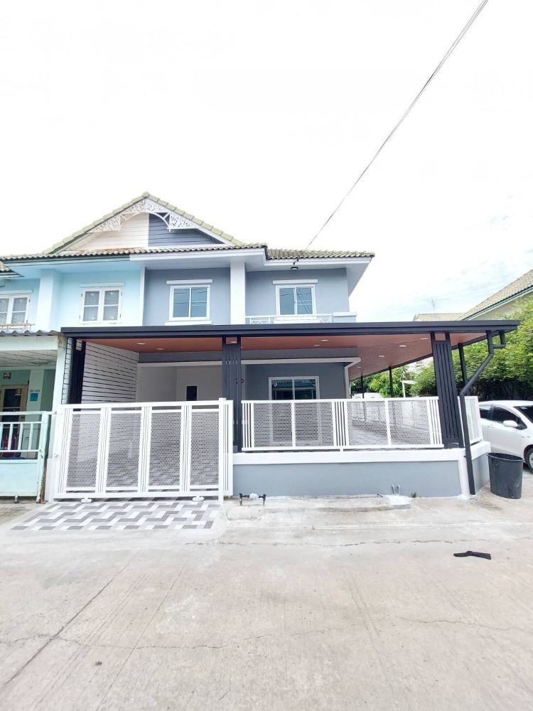 For SaleTownhousePathum Thani,Rangsit, Thammasat : 2-story townhouse, Pruksa Village 20, Soi Lam Luk Ka 9/3, Sema Fa Kram, Lam Luk Ka Khlong 2, Dream World, Zeer Rangsit, Green Line Railway, Sky Walk, Future Park Rangsit.