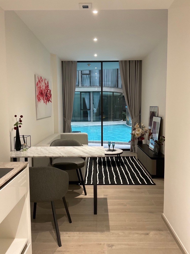 For RentCondoSukhumvit, Asoke, Thonglor : Condo for rent Fynn Asoke, beautifully decorated room, fully furnished. Ready to move in