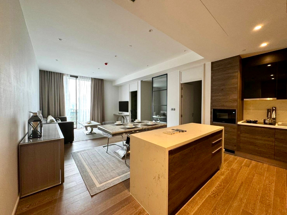 ให้เช่าคอนโดวิทยุ ชิดลม หลังสวน : Muniq Langsuan: 96.4 sqm. 2+1bed 3bath 120,000/mth Am: 0656199198