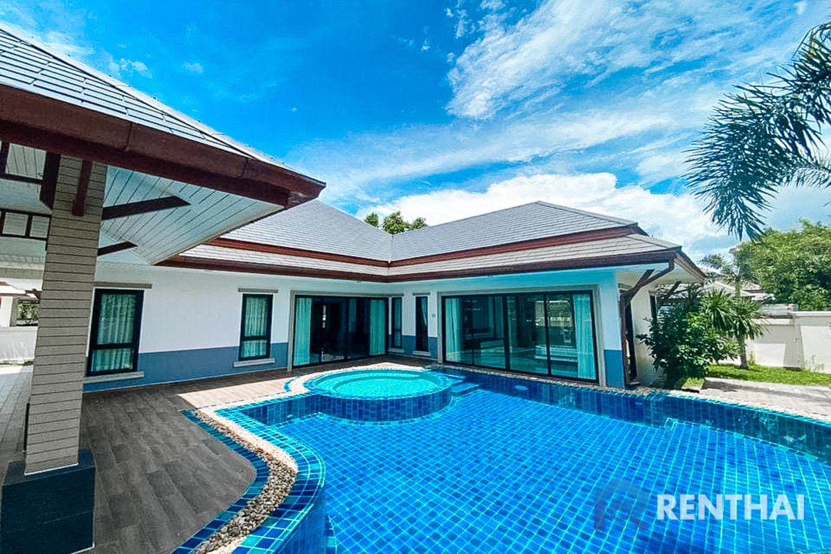 For SaleHousePattaya, Bangsaen, Chonburi : Beautiful villa in a large house project for sale