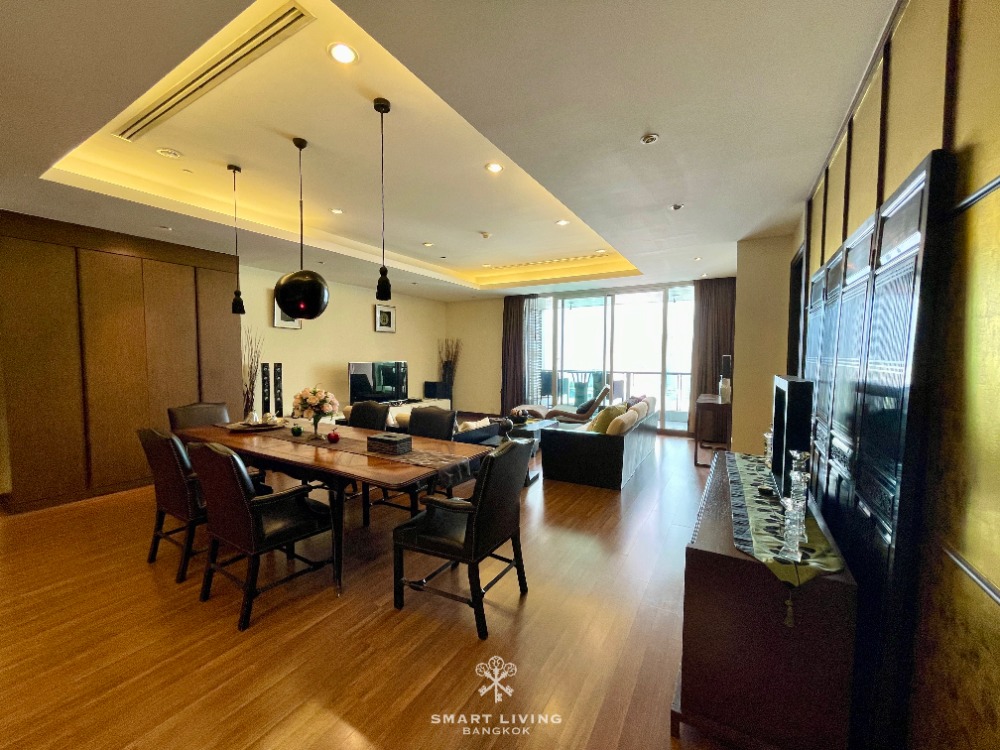 For RentCondoSathorn, Narathiwat : 📢👇 Big size 3 bedrooms with a big balcony, unblocked view at Sky Villa Sathorn, located near BTS St.Louis,  ready to move in