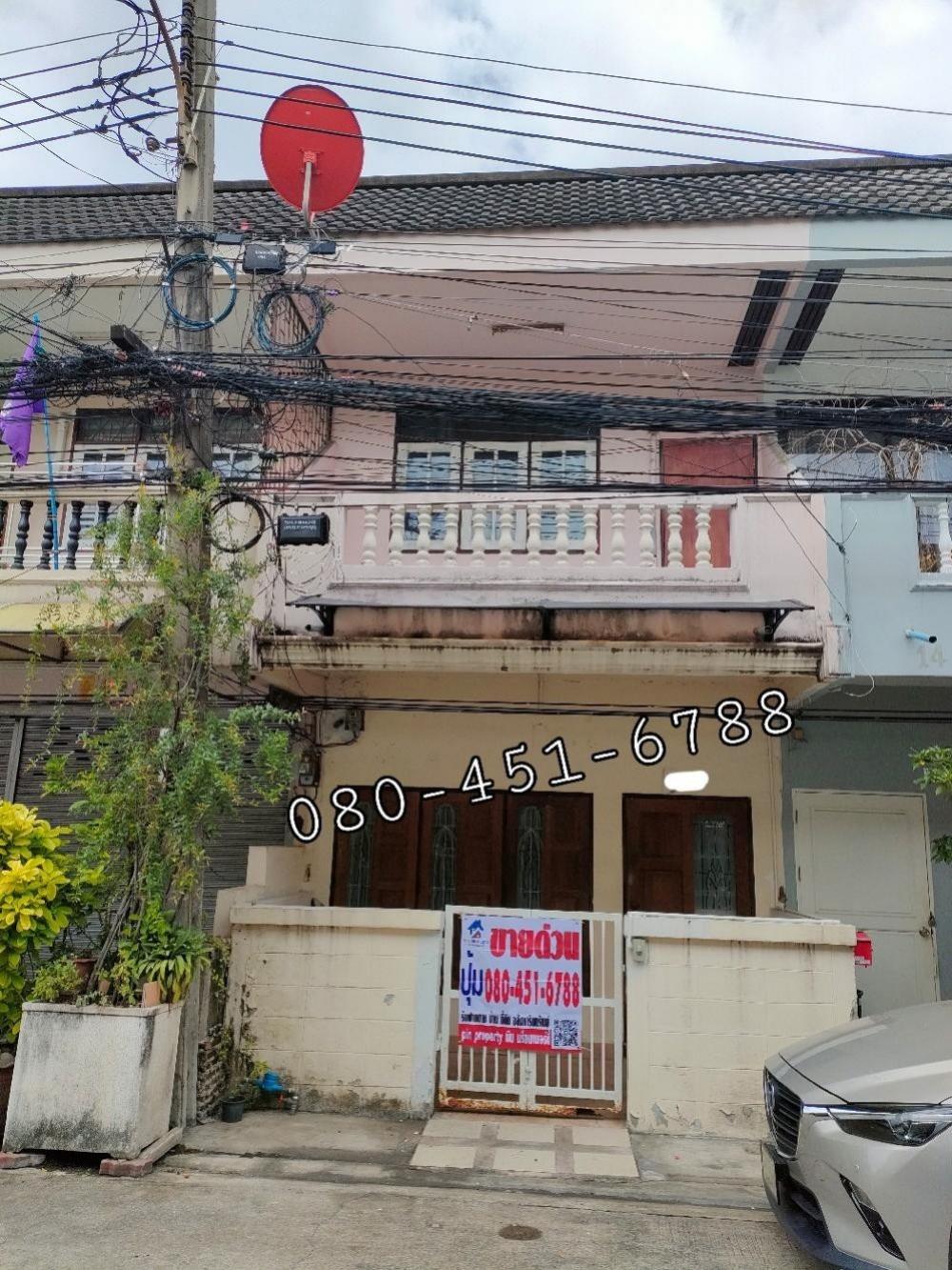 For SaleTownhousePattanakan, Srinakarin : 🏠 Townhouse for sale, Preecha Village 3, Soi Pattanakarn 48, size 17 sq m, 2 floors, usable area 148 sq m, ready to move in, comfortable to live in, convenient travel, enter from Pattanakarn Road only 300 meters.