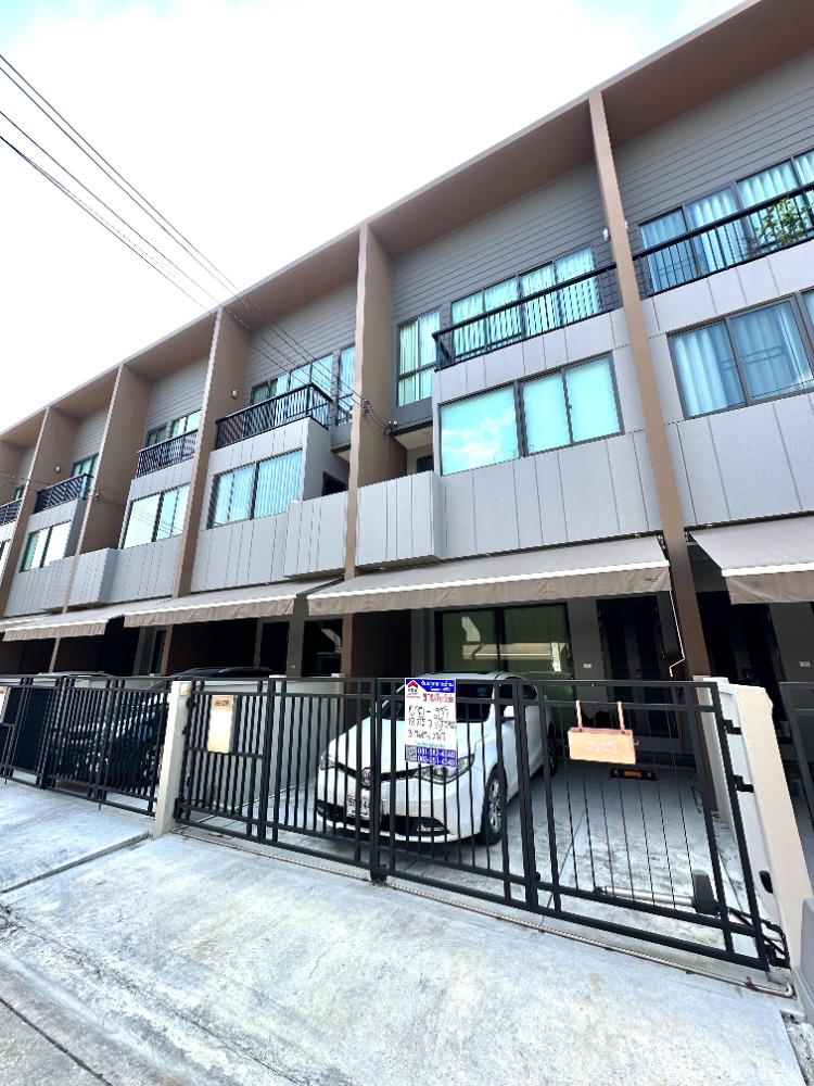 For SaleTownhouseMin Buri, Romklao : For sale and rent, 3-story townhome, Baan Klang Muang Rama 9-Krungthep Kreetha. Fully decorated, ready to move in