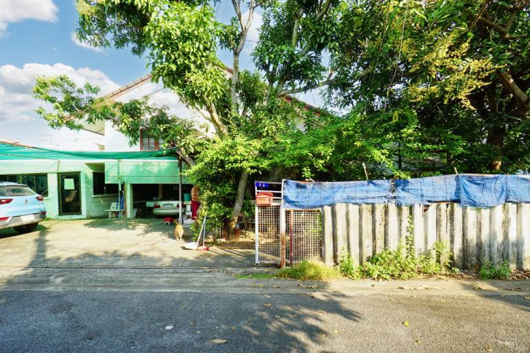 For SaleHouseBang kae, Phetkasem : House for sale, Phutthamonthon Sai 2, 200 sq m., 114 sq wah, near The mall Bangkae, rectangular land Suitable for building home.