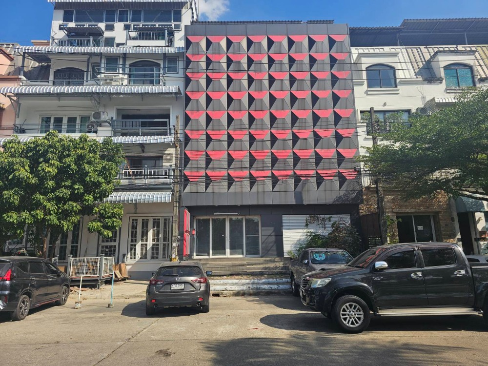 For RentOfficeBangna, Bearing, Lasalle : For rent: building for sale, office for rent, office for rent, 60,000 baht, 2 units, 4-storey building + roof terrace, Soi Bangna-Trad 45, Soi Krisdanakorn 21, near Mega Bangna shopping mall, Thai Watsadu Mega Bangna, Bangna-Trad Road