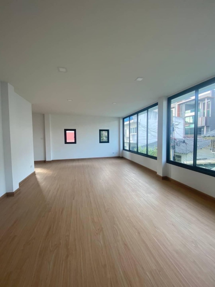 For RentHouseOnnut, Udomsuk : House for rent - New construction Location: Sukhumvit Soi 65  3 bedrooms.