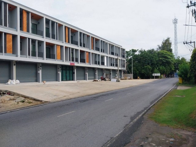 For RentWarehouseNonthaburi, Bang Yai, Bangbuathong : For rent, new commercial building, 3 floors, 30.41 sq.w., Phra Ram 5 area, Nakhon In, Bang Kruai, Nonthaburi, near Denla Kindergarten, Phra Ram 5 fresh market, suitable for home office, residence, showroom