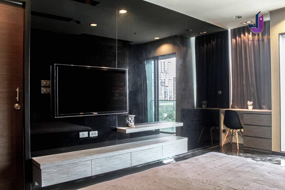 For RentCondoSukhumvit, Asoke, Thonglor : Condo for rent, Noble Remix Sukhumvit 36 ​​(Noble Remix Sukhumvit 36), size 92 sq m, 2 bedrooms, 2 bathrooms, 11th floor, fully furnished, has Sky Walk connected to BTS Thonglor 📌 Property code JJ-RC123📌