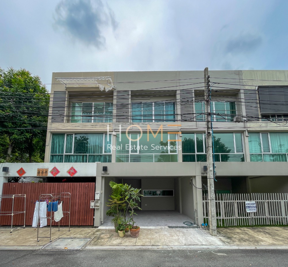 For SaleTownhomePattanakan, Srinakarin : Townhome Noble Cube Pattanakarn / 3 bedrooms (for sale), Noble Cube Pattanakarn / Townhome 3 Bedrooms (FOR SALE) PALM721