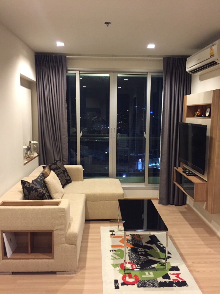 For RentCondoSathorn, Narathiwat : Condo for rent Rhythm Sathorn, fully furnished. Ready to move in