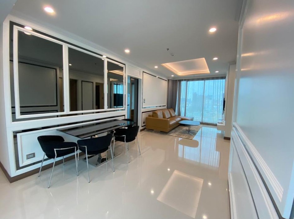 For SaleCondoSukhumvit, Asoke, Thonglor : ● High floor ● 20+ Floor 99.24 sq.m. | 3 beds, Fully furnished | Condo near MRT Phetchaburi 4 mins., Bangkok Hospital 6 mins., BTS Phrom Phong. 7 mins.