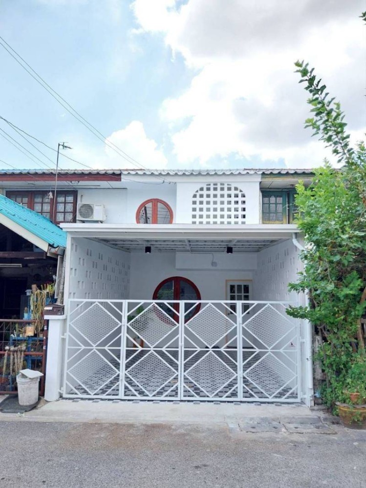 For SaleTownhouseNawamin, Ramindra : 2-story townhouse, Kao Saen Ha Village, Soi Sai Mai 23, AC Sai Mai Market. Green Line, Venice The Iris, Sai Mai Market