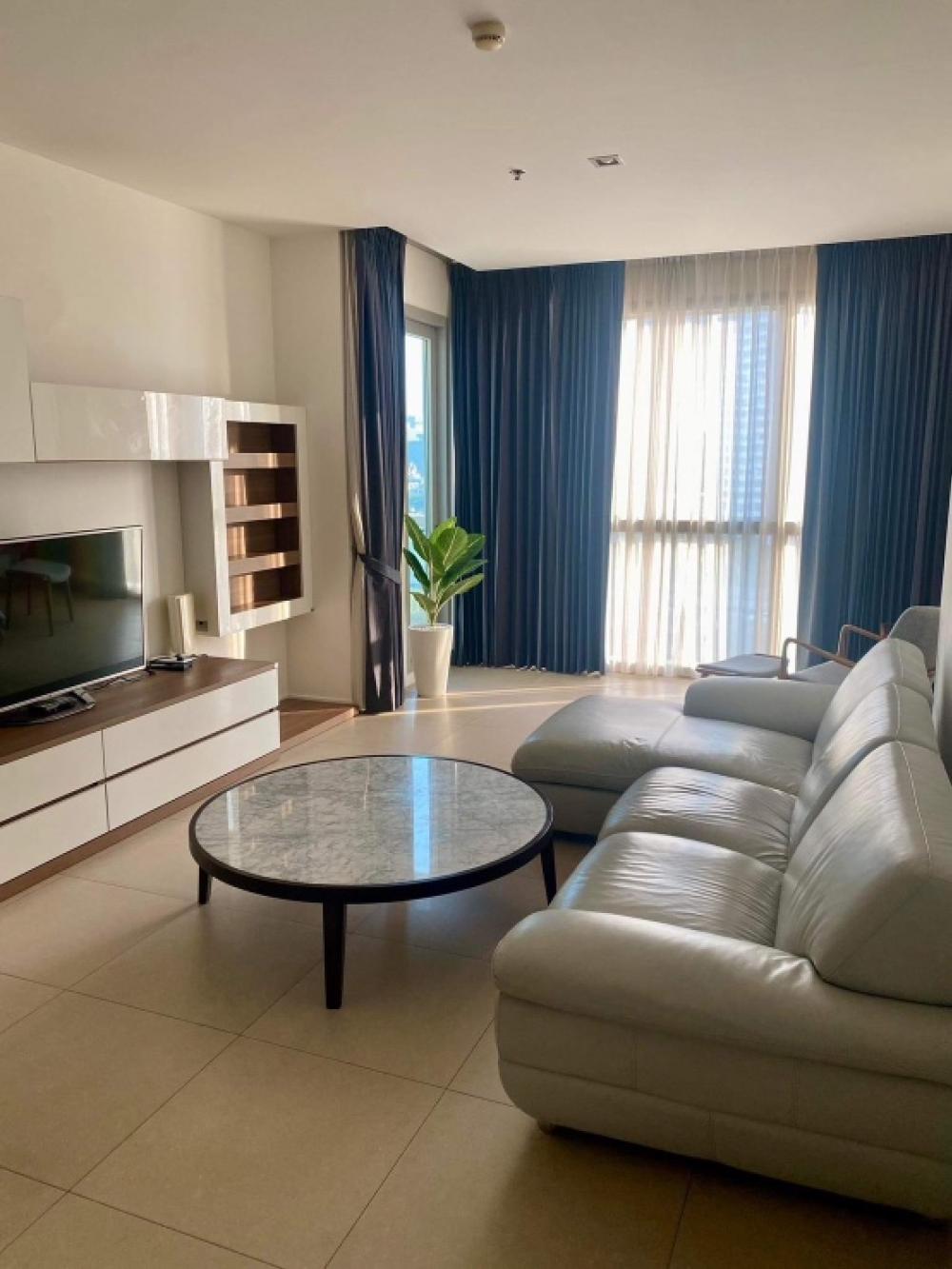 For RentCondoWongwianyai, Charoennakor : Hot 🔥🔥Condo for rent, The River, Building A, river view position, 11th floor, size 65.84 sq m., 1 bedroom, 1 bathroom, rent 40,000/month, price negotiable.