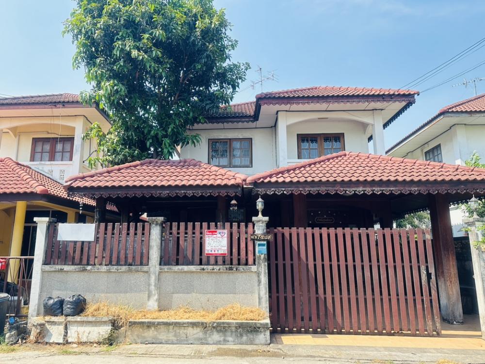 For SaleHousePathum Thani,Rangsit, Thammasat : Single house for sale, Phonthisan 8, Khlong Chet, Khlong Luang, Pathum Thani, built entirely of teak wood.