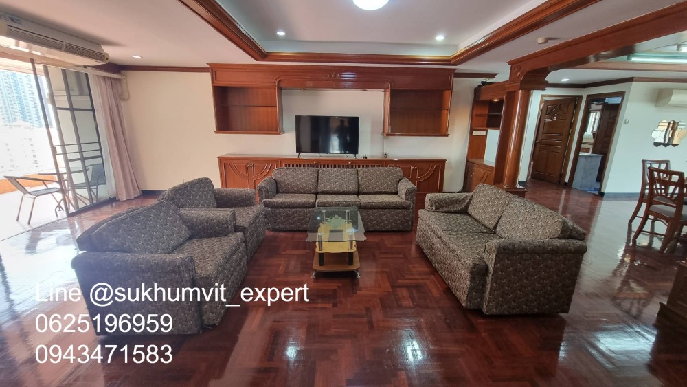 For RentCondoNana, North Nana,Sukhumvit13, Soi Nana : Pet Friendly BTS Asoke Nana for rent, luxury apartment, 3 bedrooms, 3 bathrooms, usable area 280 square meters, good price, has bathtub, swimming pool.