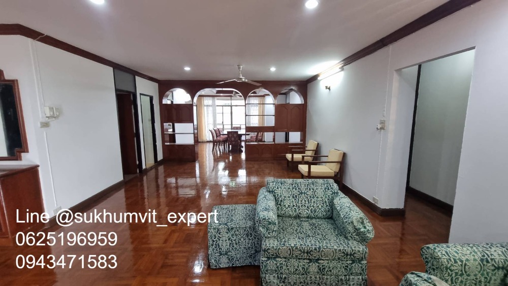 For RentNana, North Nana,Sukhumvit13, Soi Nana : Pet Friendly BTS Asoke Nana for rent, luxury apartment, 3 bedrooms, 3 bathrooms, usable area 200 square meters, good price, has bathtub, swimming pool.