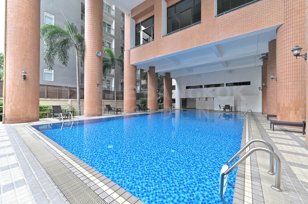 For SaleCondoSukhumvit, Asoke, Thonglor : ถูกมากก! Acadamia Grand Tower, a condominium in Phrom Phong Area | only 300m away from BTS station