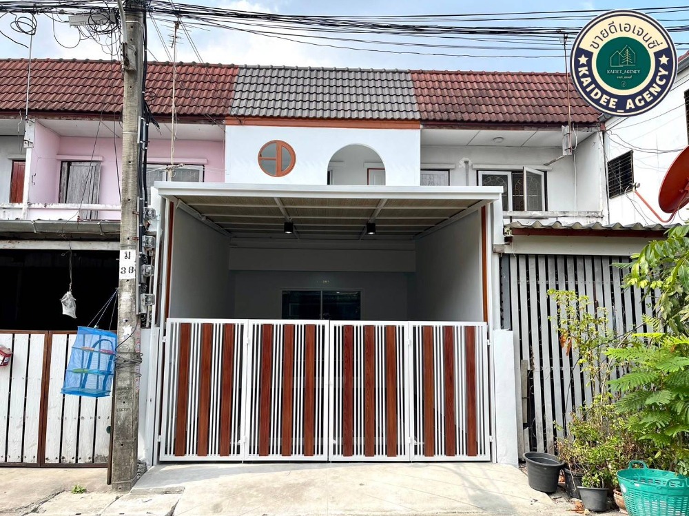 For SaleTownhouseNawamin, Ramindra : 2-story townhouse, Manorom Village 2, along Khlong Song, Safari World, Fashion Island, The Promenade, Central Ramindra, Makro, Siam Park, Pink Line Railway, Minburi Market.