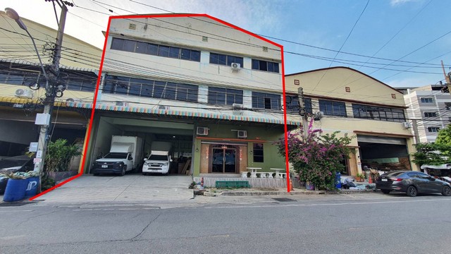 For SaleWarehouseSamut Prakan,Samrong : Warehouse for sale & 3-story office building, area 180 sq m., usable area approximately 950 sq m., Soi Phraeksa 31, Phraeksa, Mueang Samut Prakan, road width 16 meters.