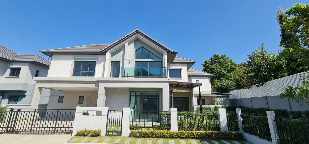 For SaleHouseRama5, Ratchapruek, Bangkruai : New house, luxuriously decorated, never lived in, built-in furniture, Luxury Nordic design from SC Asset, 4 bedrooms with bathrooms. and has a maid's room Thai kitchen addition and the roof around the house