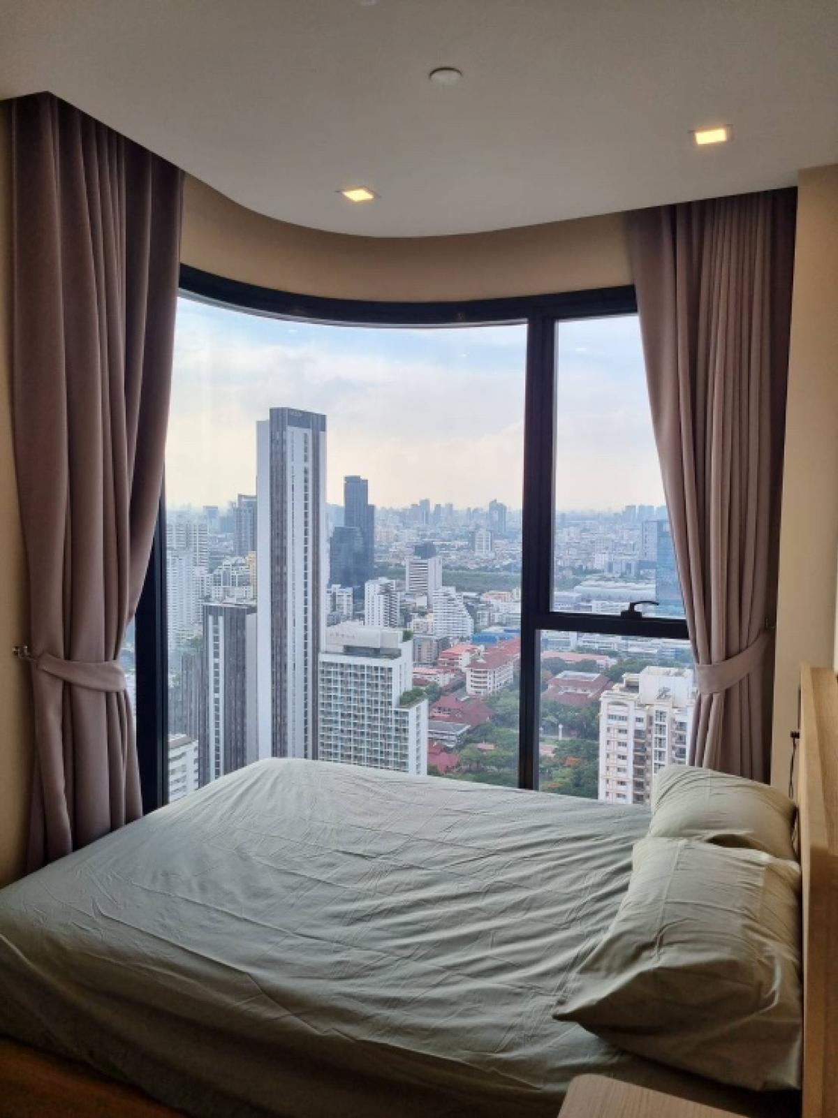 ให้เช่าคอนโดสุขุมวิท อโศก ทองหล่อ : Ashton Asoke1bedroom35sqmHigh floor28,000 per month