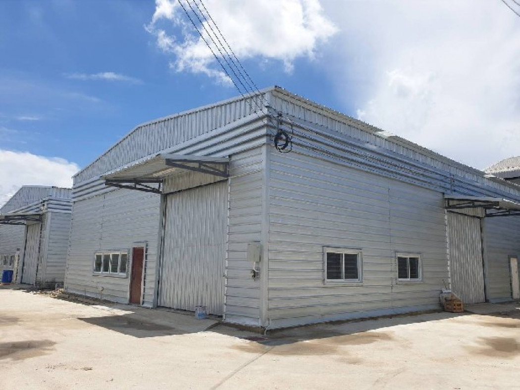 For RentWarehouseSamut Prakan,Samrong : Warehouse for rent, Phraeksa, Bang Phli, Khlong Khut, 195 sq m., next to the main road [ R07U ]