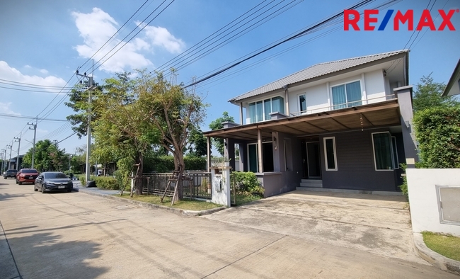 For SaleHousePathum Thani,Rangsit, Thammasat : Single house for sale, Rangsit-Khlong 3, Barani Residence. Behind the corner next to the garden Free furniture Decorated, ready to move in, near the main road, Khlong Luang, Rangsit-Nakhon Nayok, Pathum Thani.