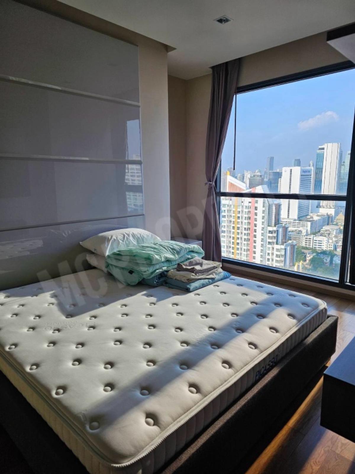 ขายคอนโดสาทร นราธิวาส : The Address Sathorn 1 bedroom for sale 46sqm Mahanakorn view super high floor 33fl+++ please contact 0816878954