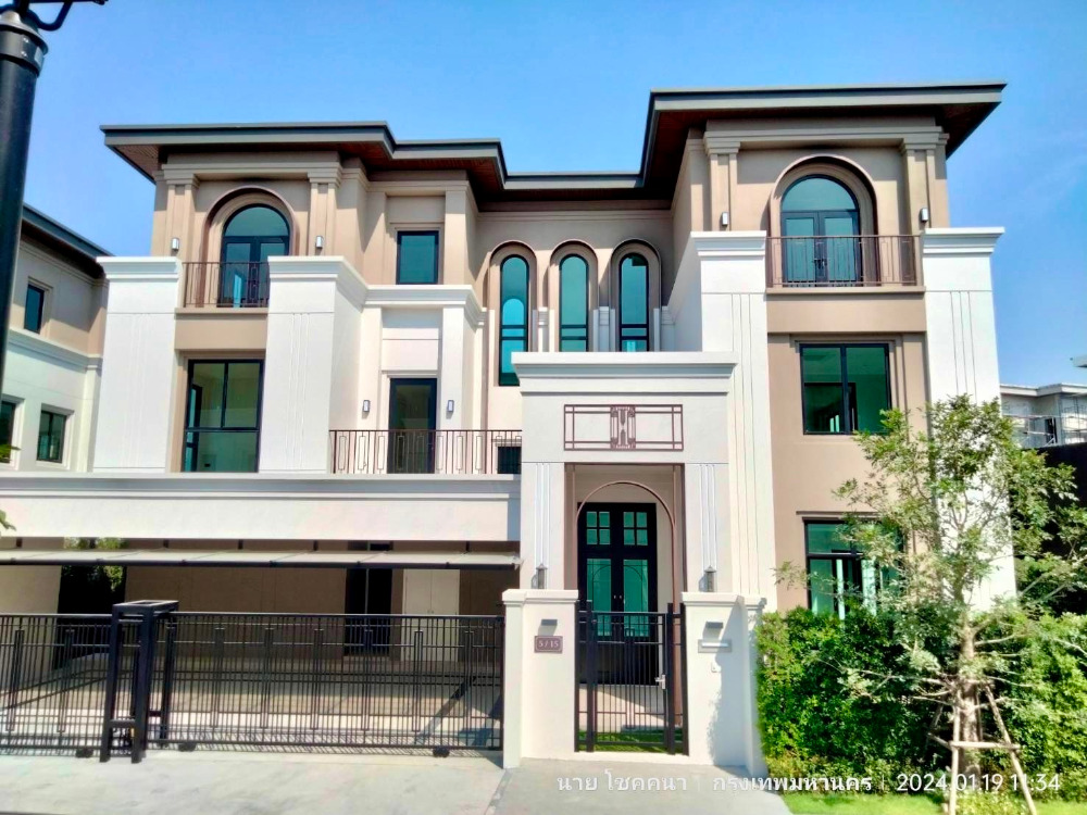 ขายบ้านพัฒนาการ ศรีนครินทร์ : Cinq Royal: 120.9sqwah 705sqm. 5bed 6bath 66,000,000 Am: 0656199198