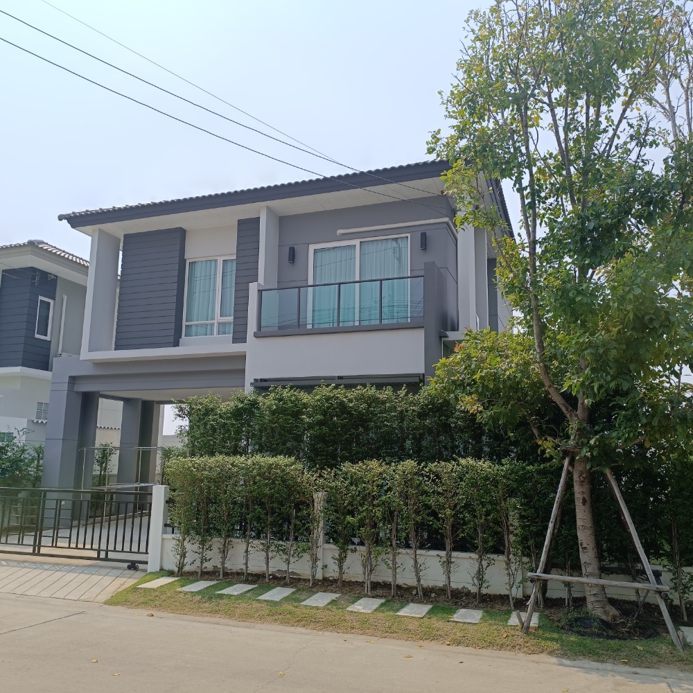 For SaleHouseRathburana, Suksawat : Beautiful detached house Modern style: Centro Prachauthit 90 (Centro Prachauthit90)