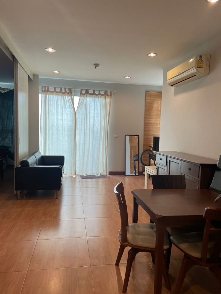 For RentCondoWongwianyai, Charoennakor : The LightHouse Sathorn – Chareonnakorn, is fully furnished, 47 square meters.